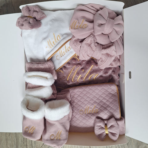 COFFRET QUEEN Coffret bébé Personnalisé  – 2 Ensembles + Couverture & 2 Doudous + protège carnet – Quantité Limitée